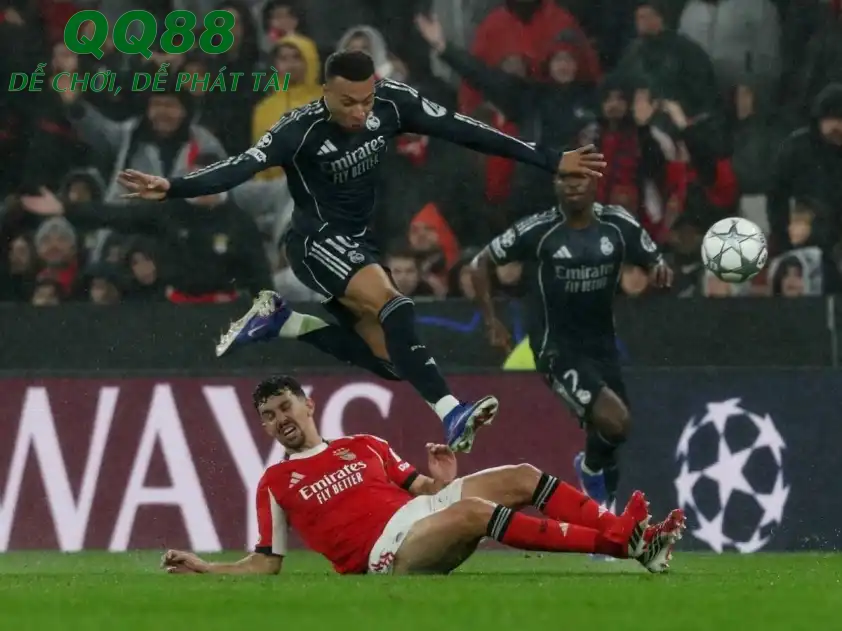 Real Madrid cần phải nhanh chóng quên đi nỗi buồn thất bại ở trận đấu với Benfica hồi giữa tuần (Ảnh: Goal) Real Madrid cần phải nhanh chóng quên đi nỗi buồn thất bại ở trận đấu với Benfica hồi giữa tuần (Ảnh: Goal)